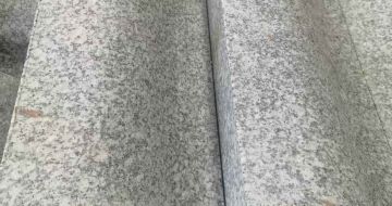 曲靖芙蓉白S型拉丝面路沿石