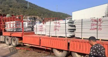 曲靖 芝麻灰花岗岩光面毛板出货日常