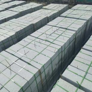 曲靖 芝麻白1.8公分火烧300*600地铺，清仓大甩卖