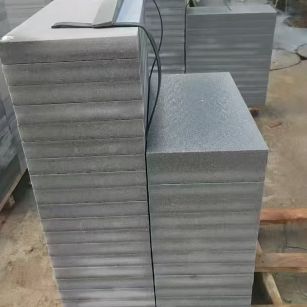 曲靖 芝麻灰火烧面300*600*50地铺石材