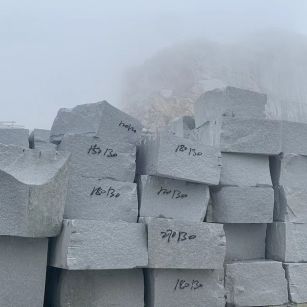 曲靖芝麻白花岗石