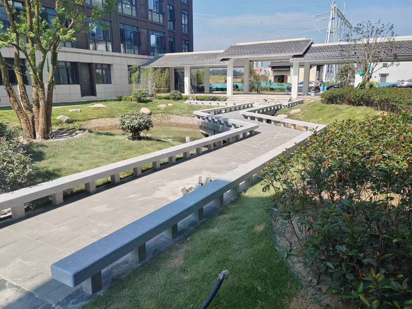 曲靖 芝麻灰小区坐凳&栏杆安装效果