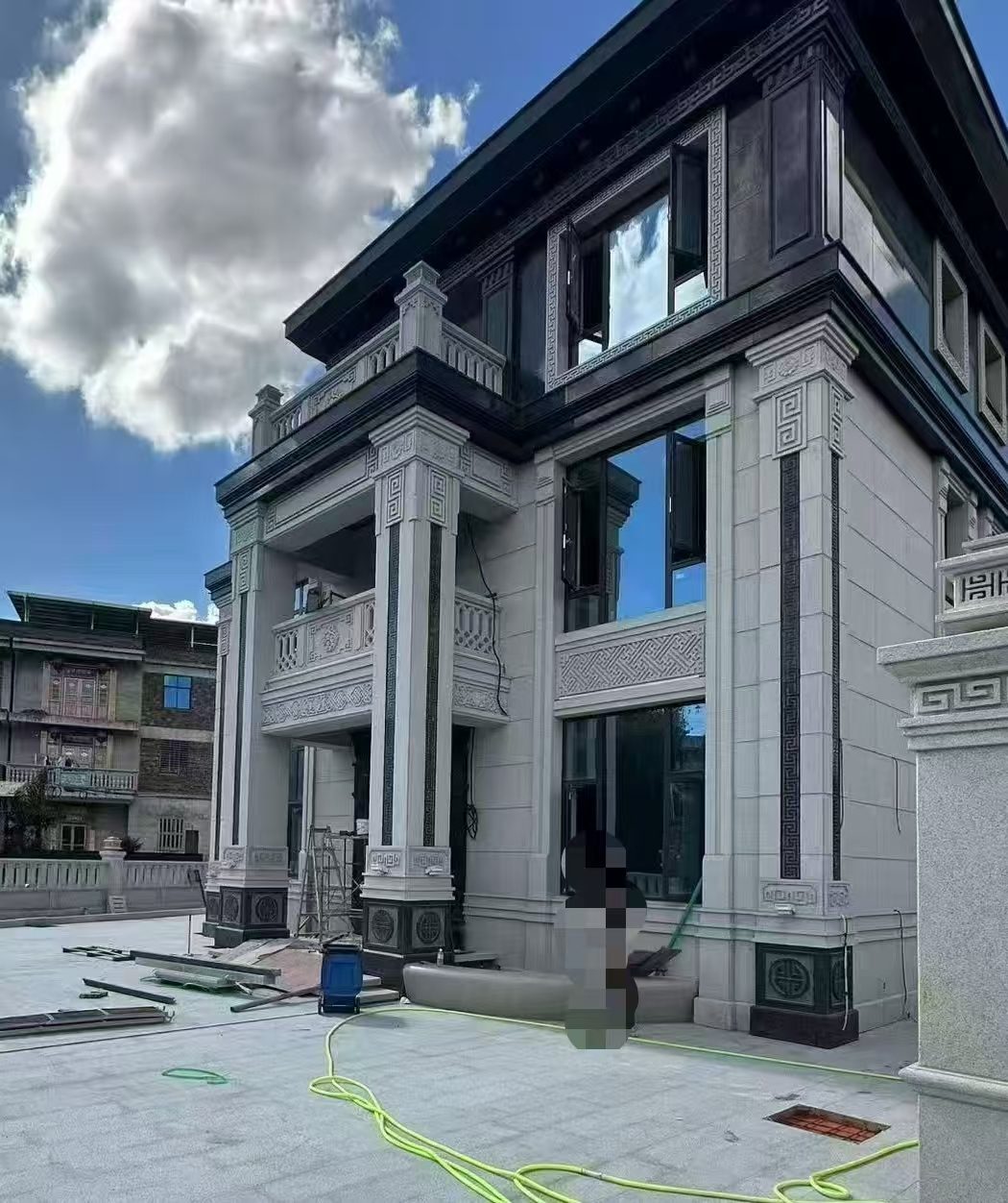 曲靖 别墅干挂，芝麻白与芝麻黑完美配合