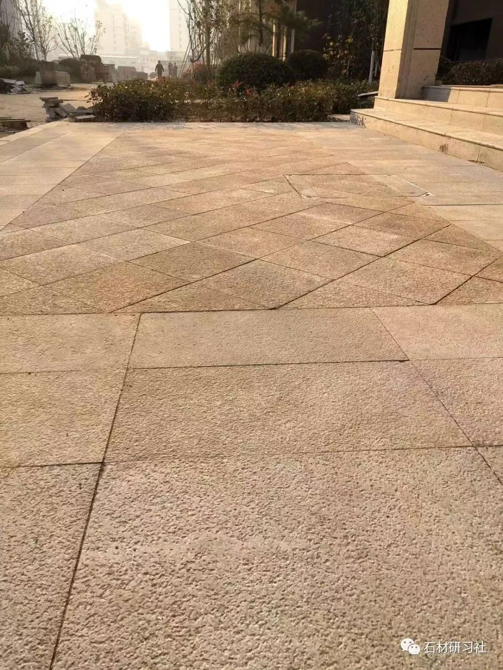 曲靖黄金麻石材铺装